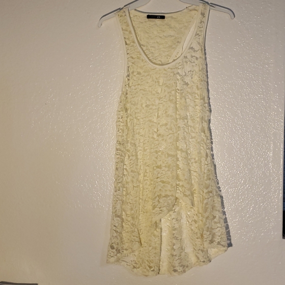 Women's Top - Picture 1 of 1